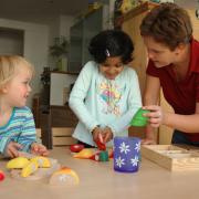 Freiwillige in mitten unter uns